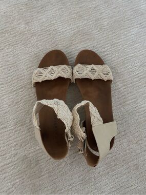 Lucky Brand Kaydyn Macrame Wedge Sandals